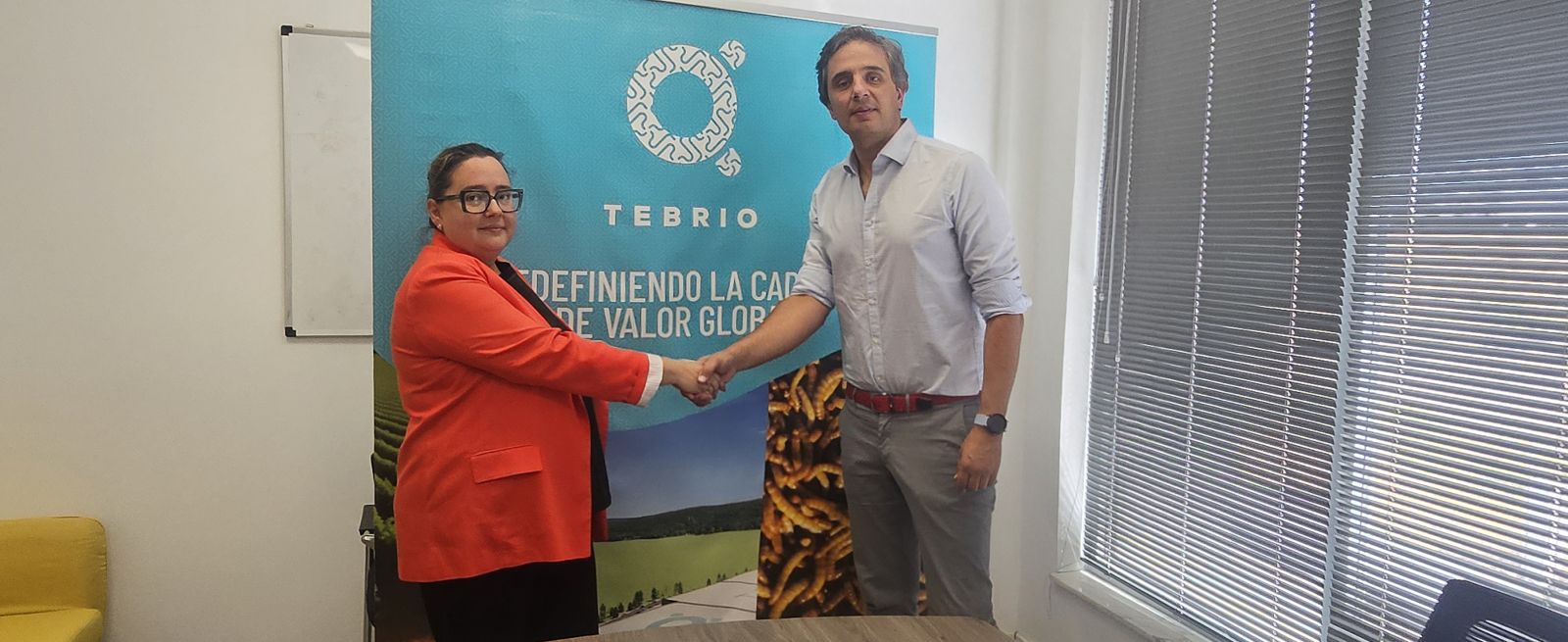 Adriana Casillas, CEO y cofundadora de TEBRIO, y José Manuel Teijón, presidente del club